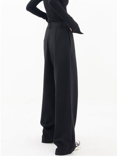 Mia | Asymmetrical baggy trousers