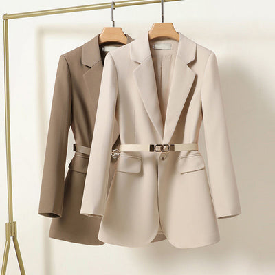 Alexis | Elegant long blazer with belt